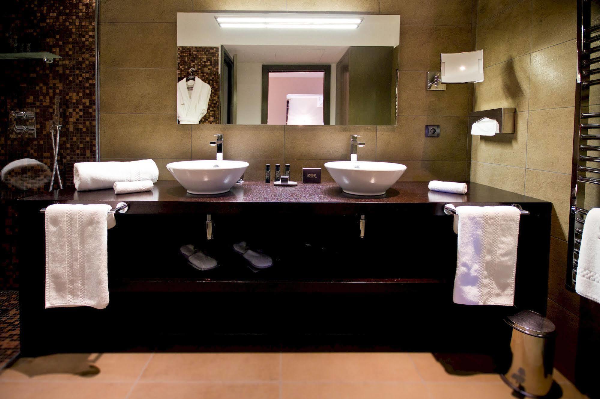 Le Daya Hotel & Spa - Boutique Hotel Рокбрюн-сюр-Аржан Екстериор снимка
